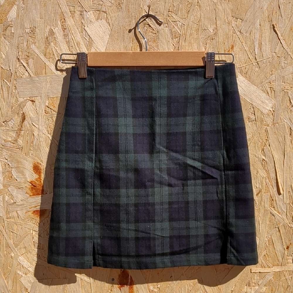 -BRANDY MELVILLE- Plaid Mini Skirt Blue Green
